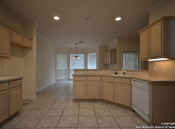 4th image of 706 Mello Oak
