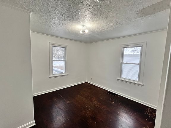 3rd image of 2022 Gross Ave NE