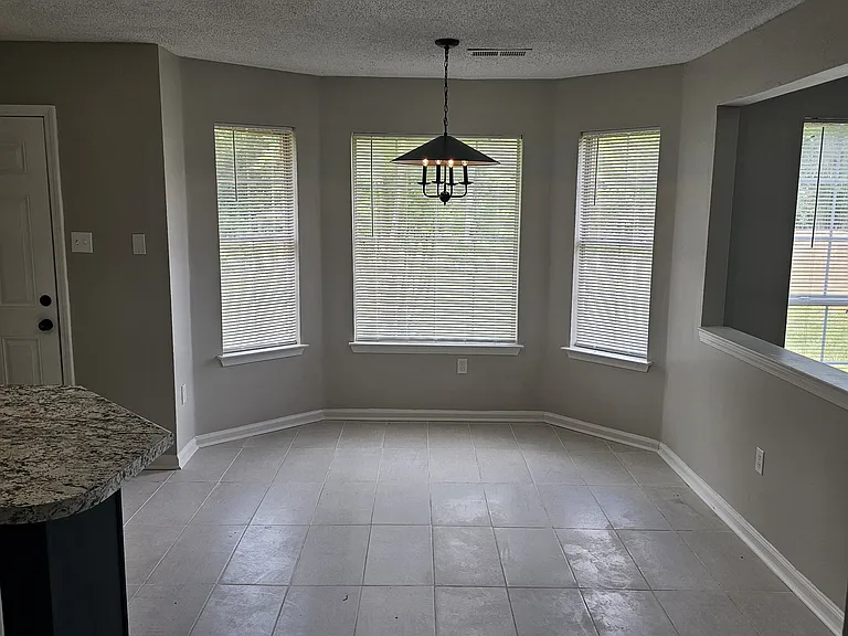 7111 Creekside Dr — Photo 7