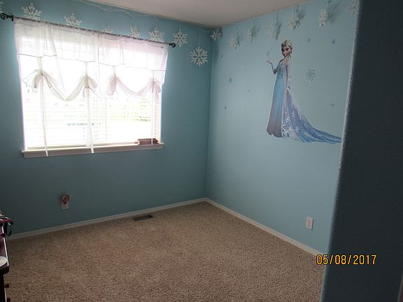 3rd image of 667 W Fisher Ave