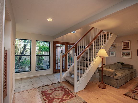 5th image of 1635 Creekside Dr