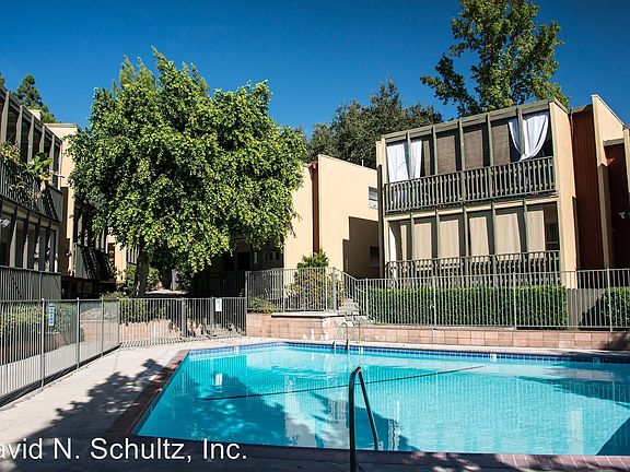 4th image of 3131 Montrose Ave APT 23