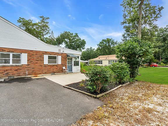 3rd image of 13 D Cedar Street