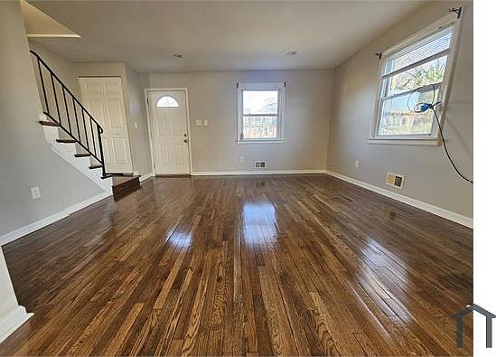 4th image of 6140 Radecke Ave