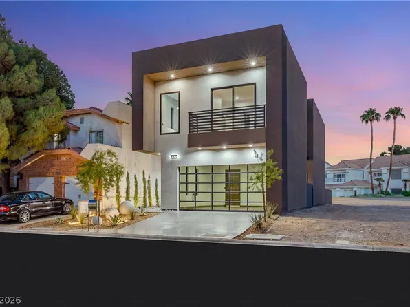 2824 Queens Courtyard Dr, Las Vegas, NV 89109