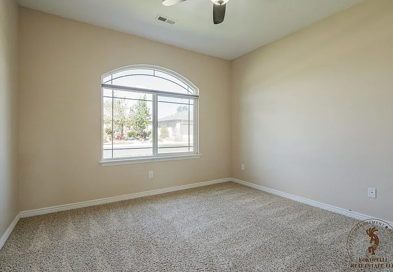 672 Muirfield Dr — Photo 8