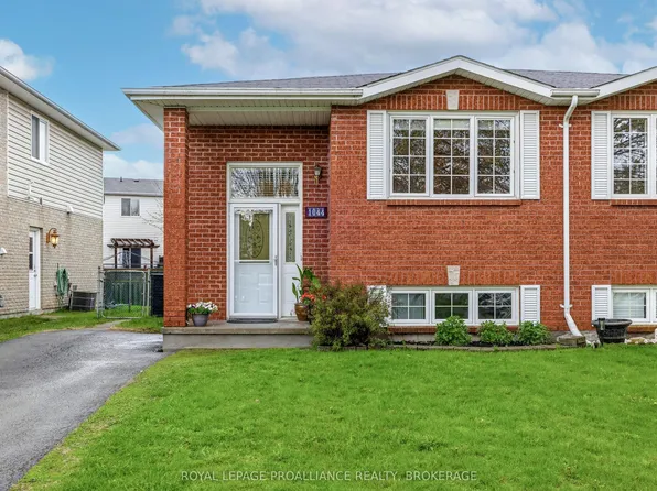 1044 Waterbury Cres, Kingston, ON K7M 8V5