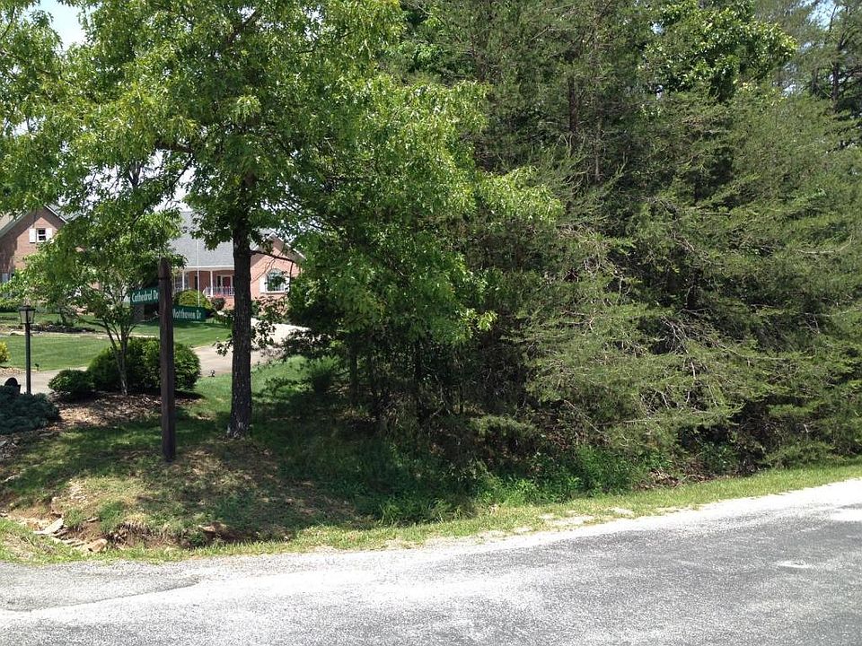2nd image of 147 Motthaven Dr