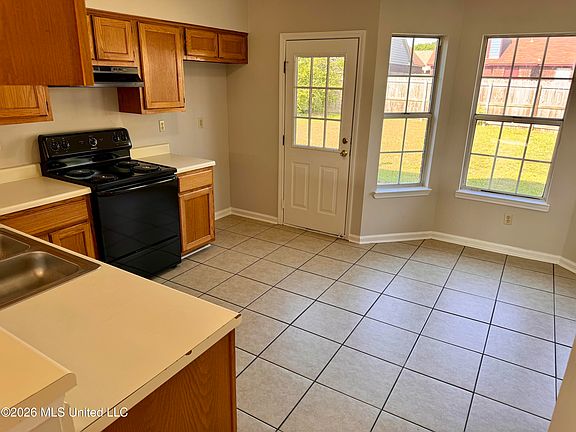 3rd image of 7011 Hampton Dr