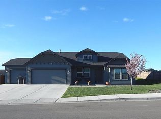 6803 Three Rivers Dr, Pasco, WA 99301