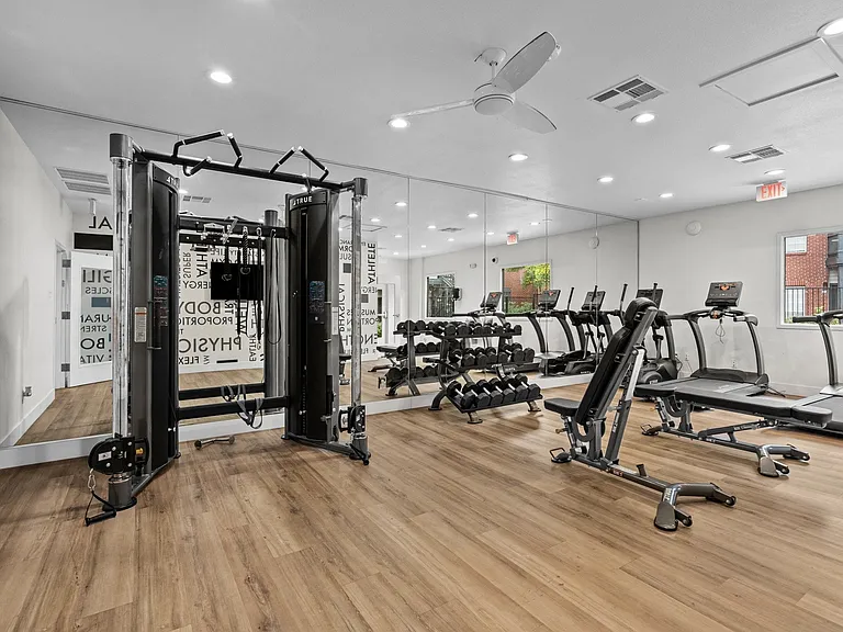 LaRue on Highland — Photo 15