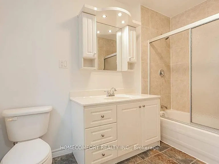 208 Manning Ave — Photo 11