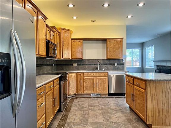 5th image of 19204 Evergreen Dr
