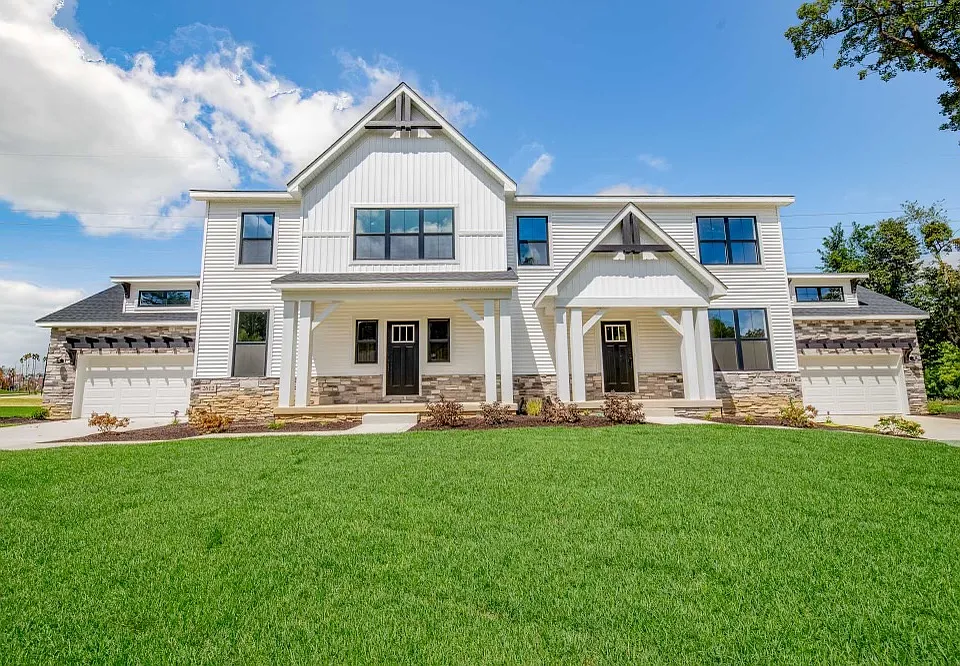 2610-2612 W Wind Dr
