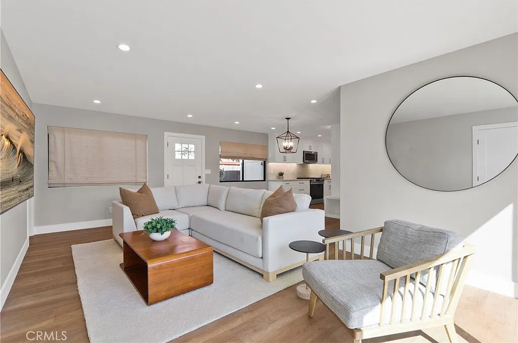 2 bed, 1000 sqft, $4,500 — Photo 3