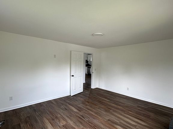 2nd image of 1543-1543 Delaware Ave NW