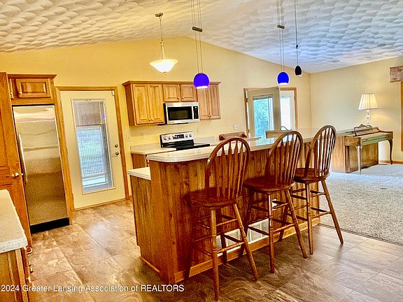 2nd image of 4710 Thornapple Ln