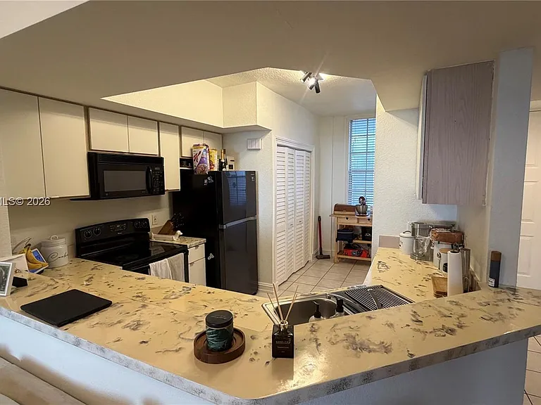 735 SW 148th Ave #1711 — Photo 7