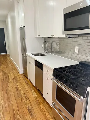 Rented by Vertical Real Estate LLC | media 7