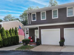 10 Pine St, Huntington, NY 11743