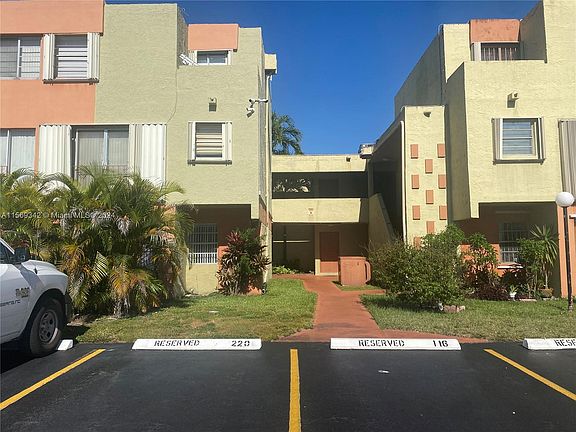2nd image of 9390 W Flagler St APT 221B