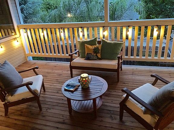 UPSTAIRS BALCONY