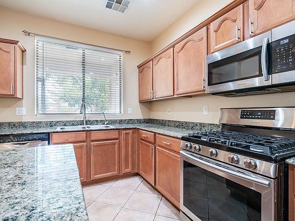 4th image of 3101 S Southwind Dr