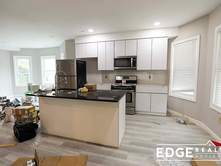 66 Quint Ave #1 — Photo 1