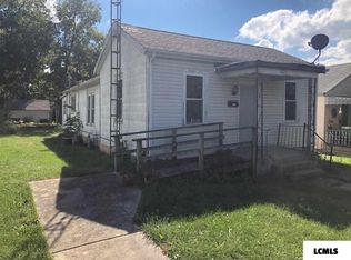 325 7th St, Lincoln, IL 62656