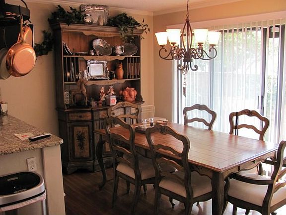 5th image of 15 Sugar Creek Pl