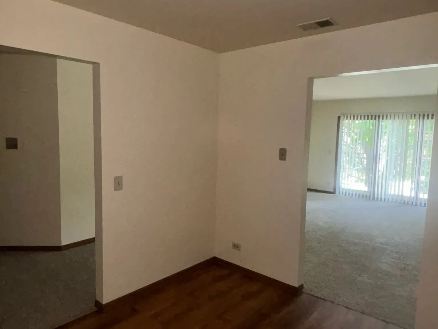 2 bed, 1000 sqft, $1,550 — Photo 2