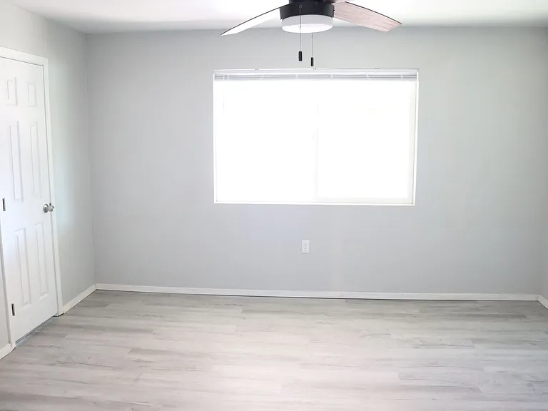 4365 Queens Way — Photo 11