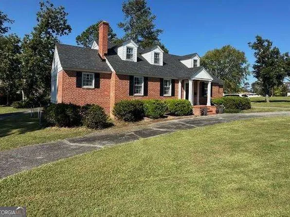 907 Center Dr, Vidalia, GA 30474