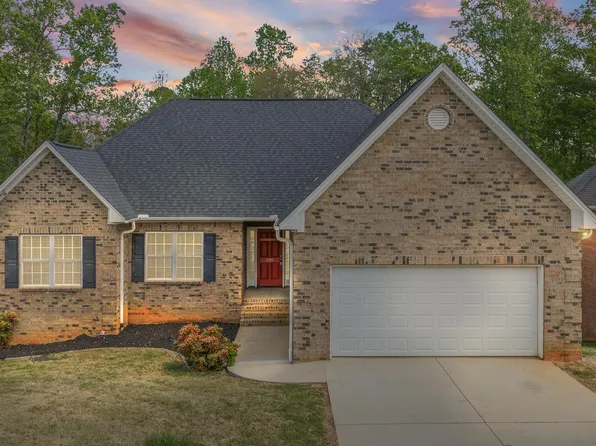 395 Sandpiper Dr, Boiling Springs, SC 29316