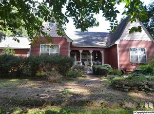 396 Woodham Dr, Albertville, AL 35951
