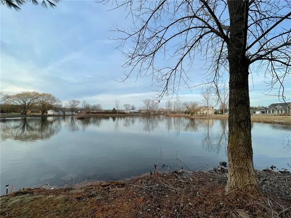 25 Nightingale Cir, Camargo, IL 61919