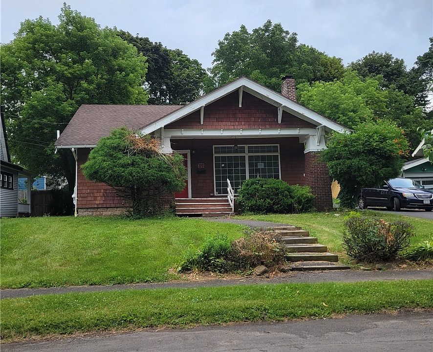 1st image of 271 Fenway Dr