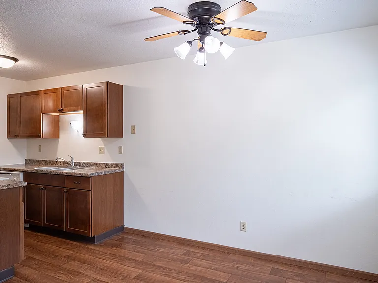Fargo, ND Monticello Apartments | 21B | Dining
