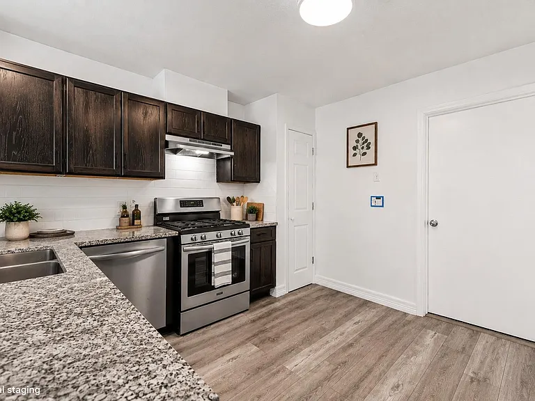 10207 Revelstoke Dr — Photo 4