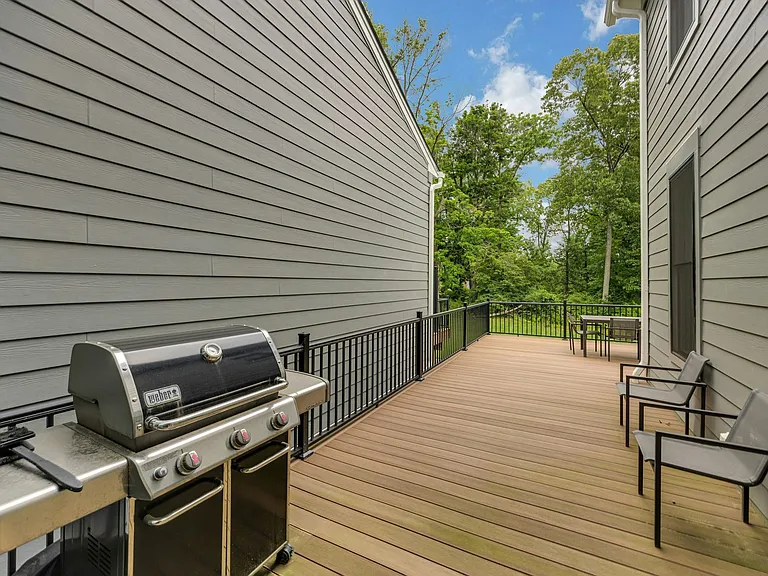 63 Samuel Way — Photo 28
