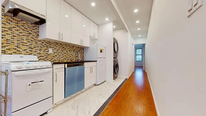 Rented by Bond New York | media 21