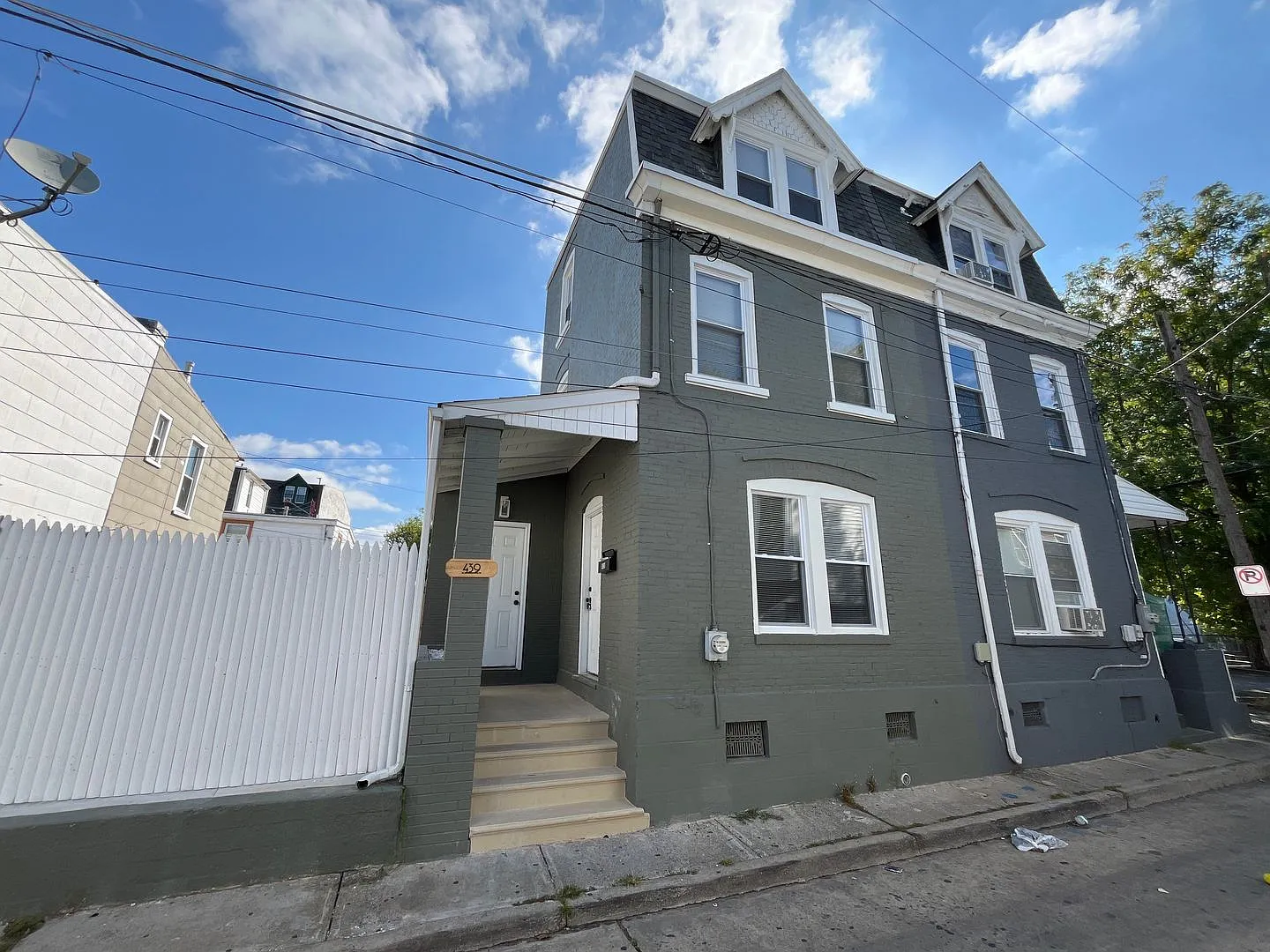 Fully Renovated and Modern 3-Bedroom, 1-Bathroom Rental Home in Center City Allentown, — Photo 1