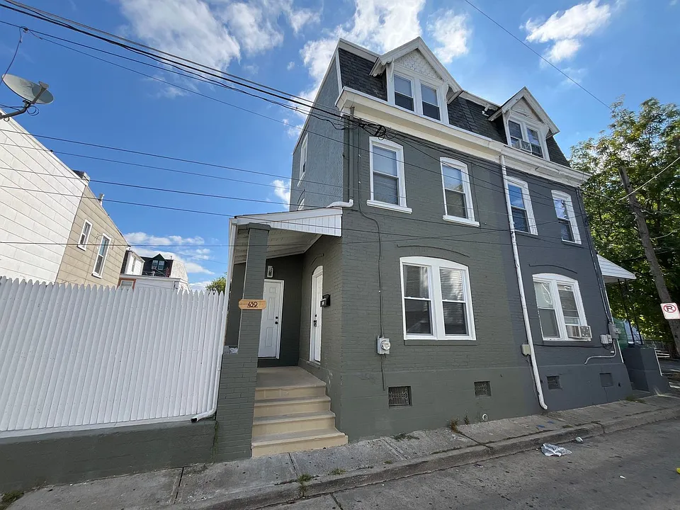 439 N Law St