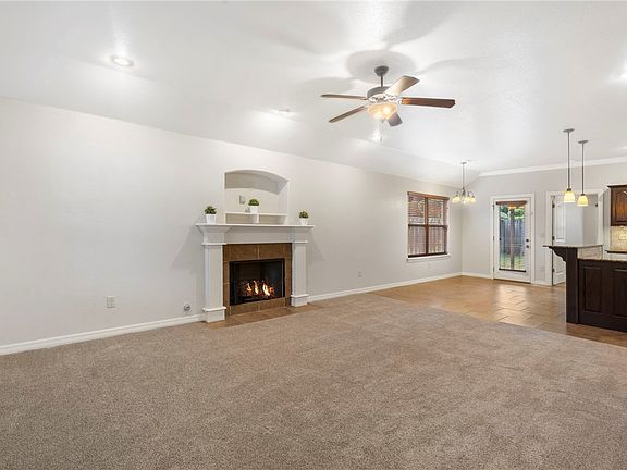 4th image of 249 E Madrid St