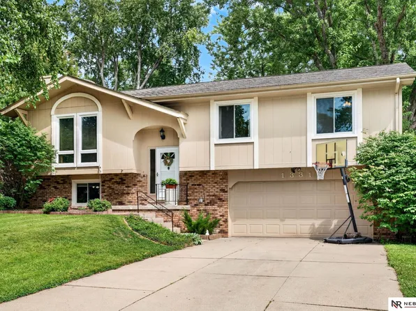1331 S 166th St, Omaha, NE 68130