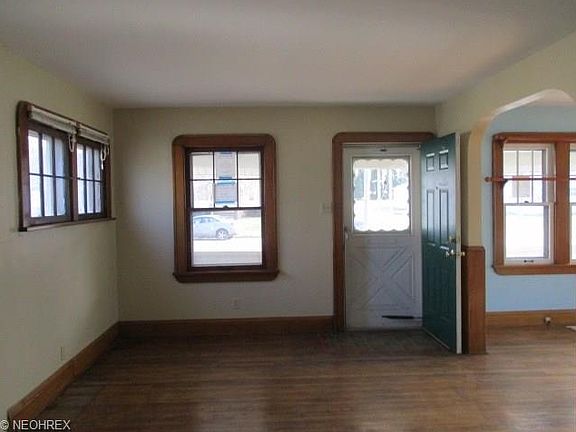 2nd image of 2554 7th St