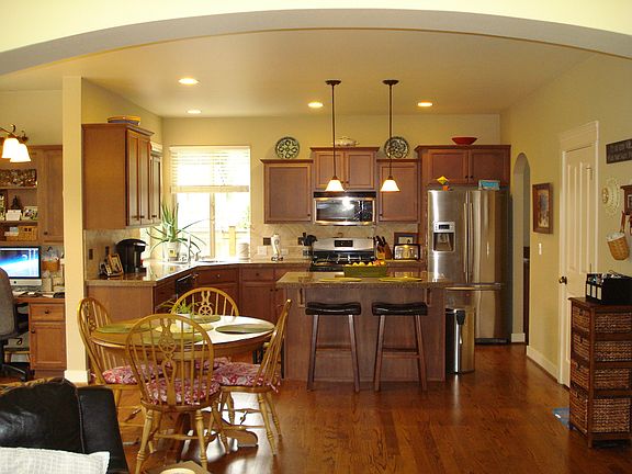 4th image of 4457 Cashmere Dr NE