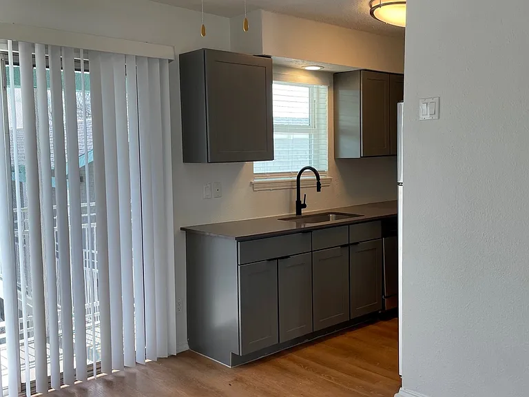 Tara Apartments — Photo 37