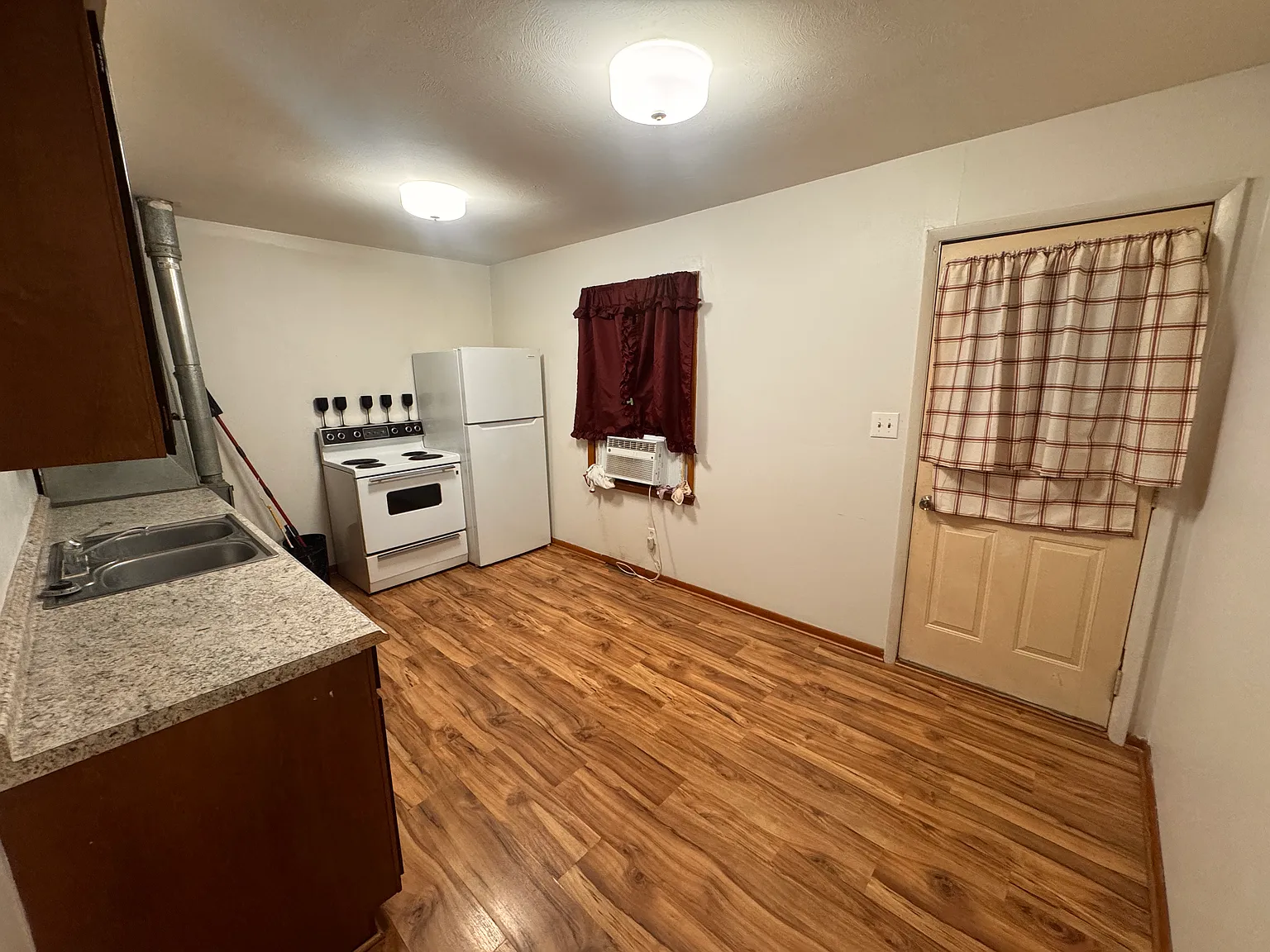 2 bed, 800 sqft, $900 — Photo 4