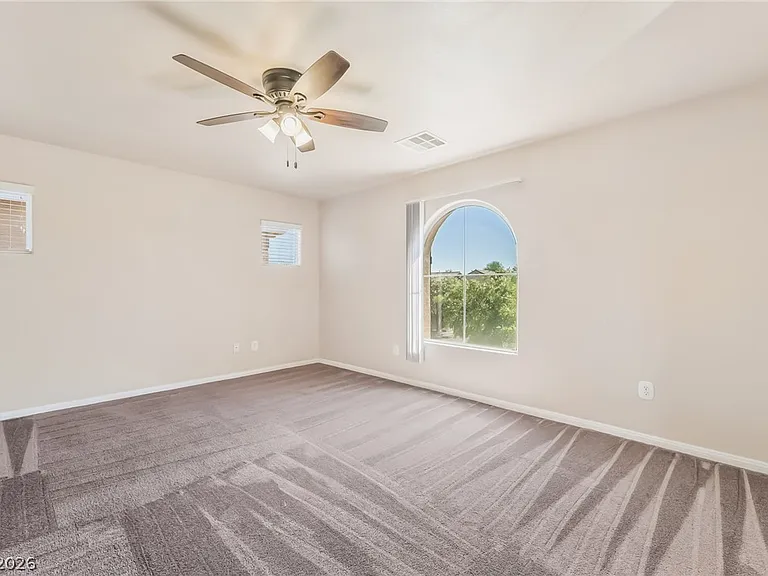 10471 Masons Creek St — Photo 16